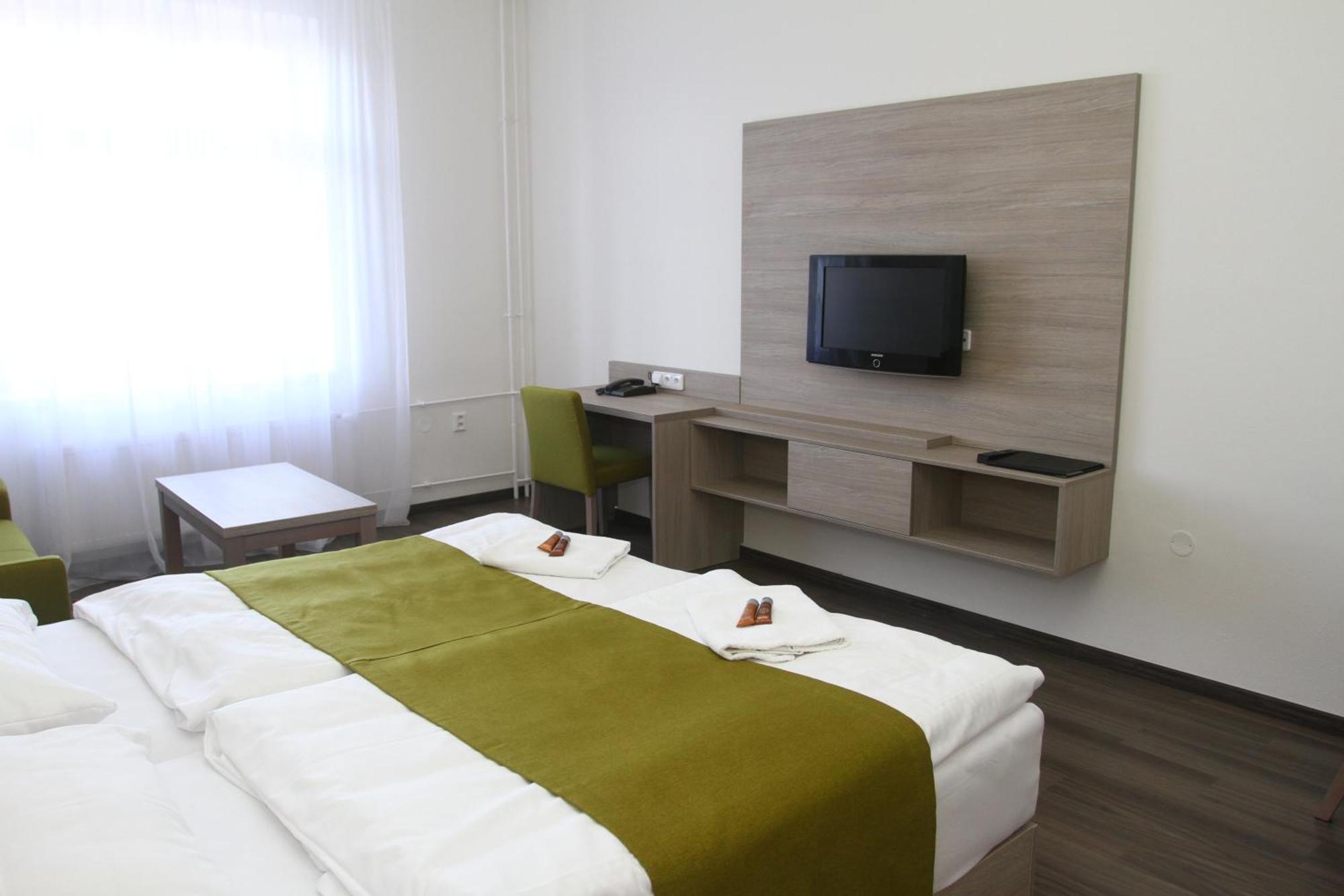 Hotel Palac Elektra オストラヴァ エクステリア 写真